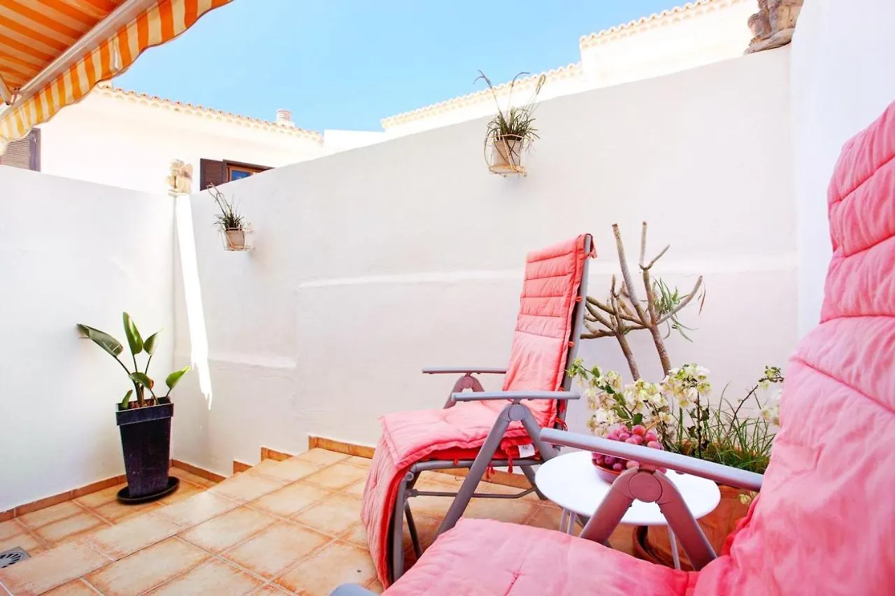 Remarkable 2-Bed House In Chayofa With Pool Casa de Férias