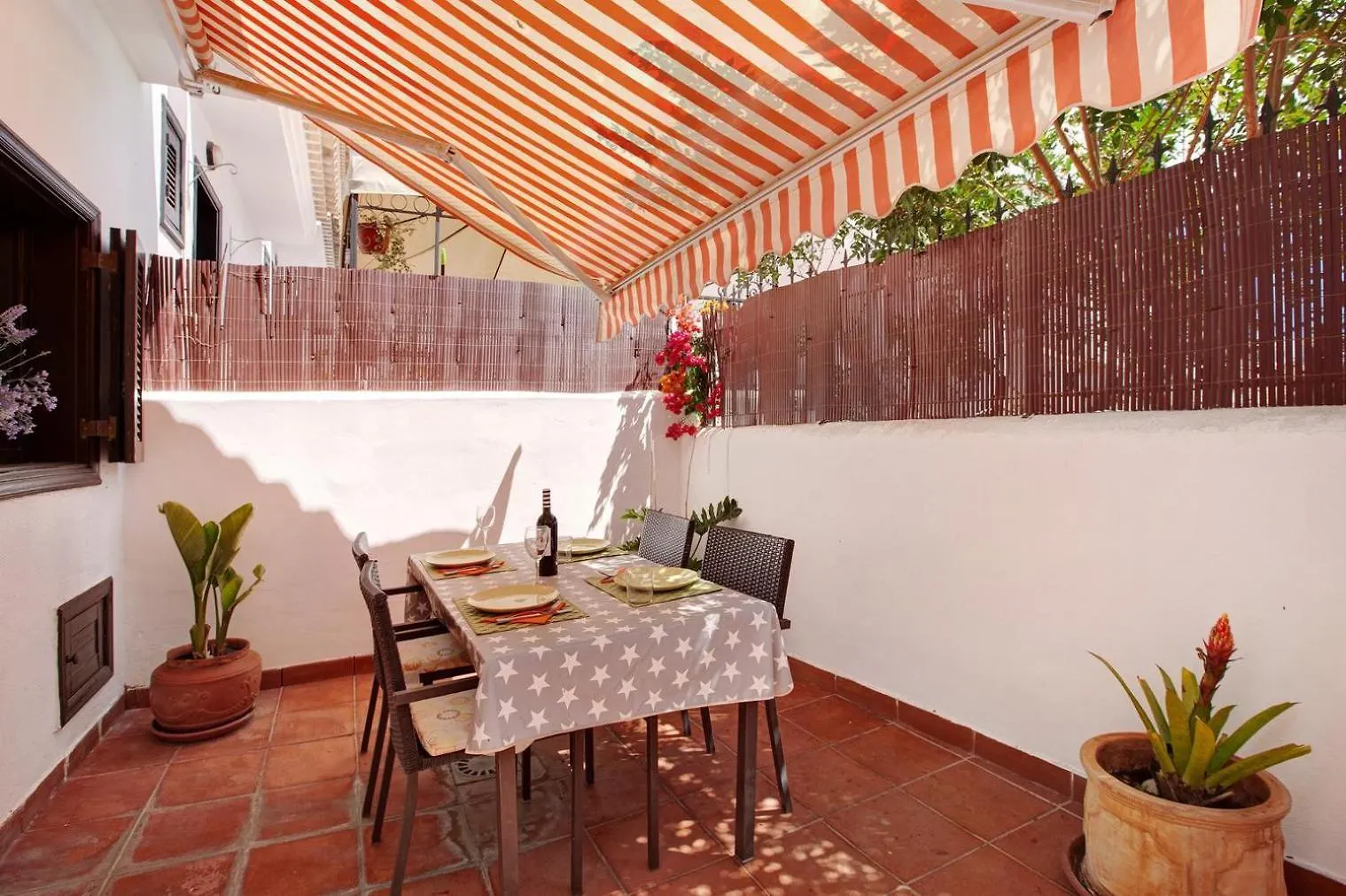 Remarkable 2-Bed House In Chayofa With Pool 0*,  Espanha